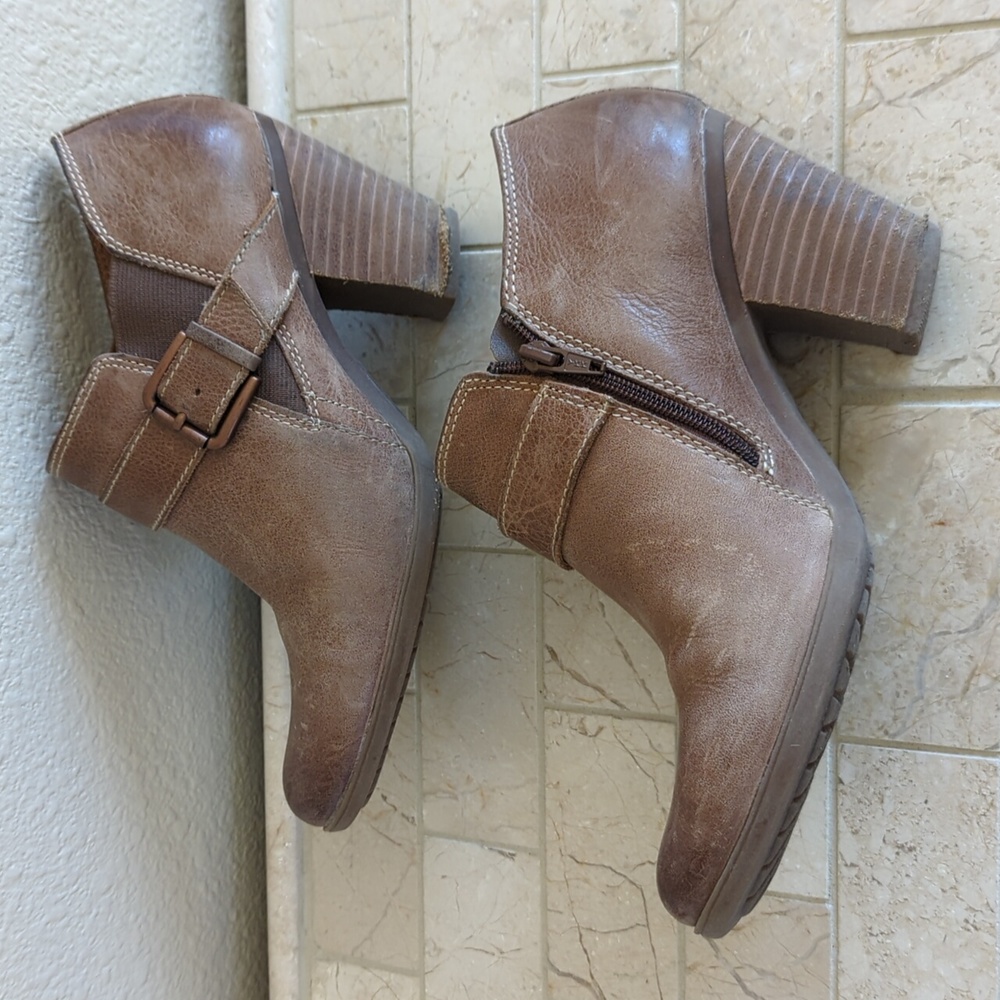 Soft Ankle Boots - Picture 3 of 7